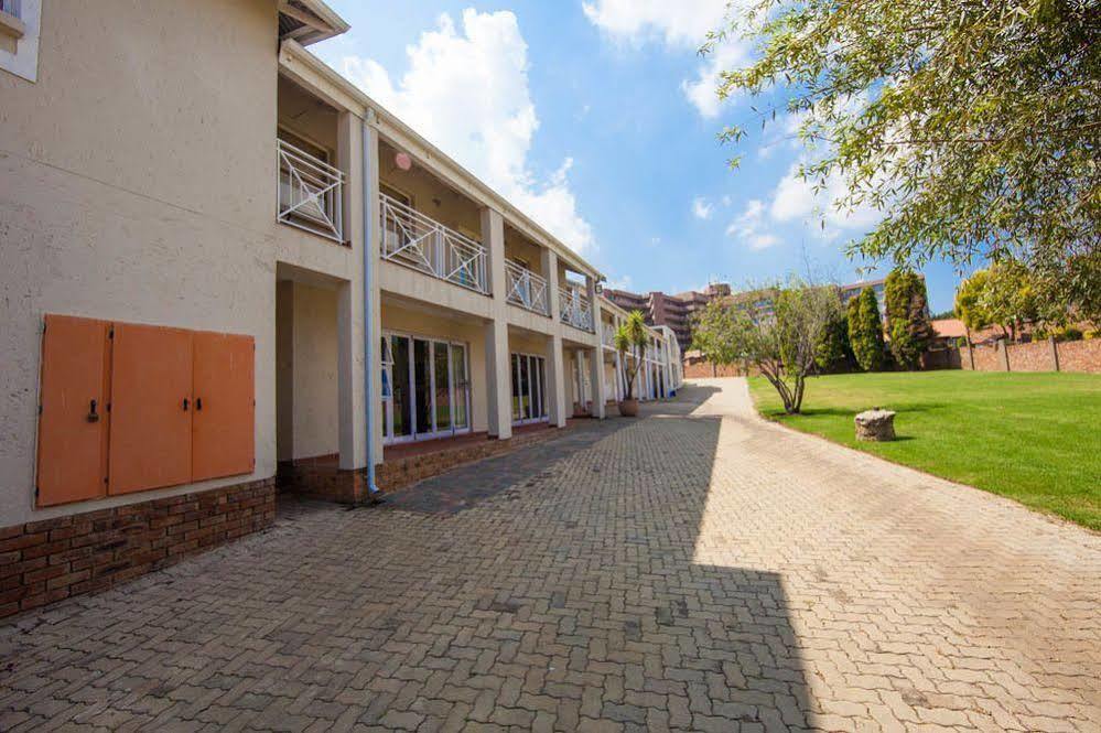 Vetho 2 Apartments Or Tambo Airport Kempton Park Dış mekan fotoğraf